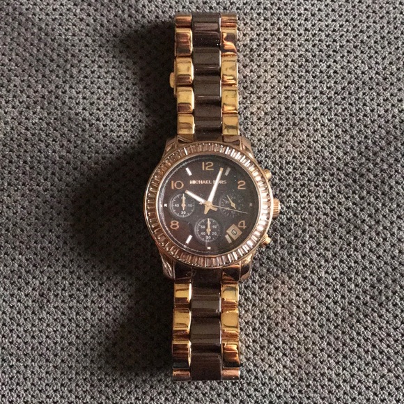 Michaels Kors Brown and Rose Gold Watch - Picture 4 of 4